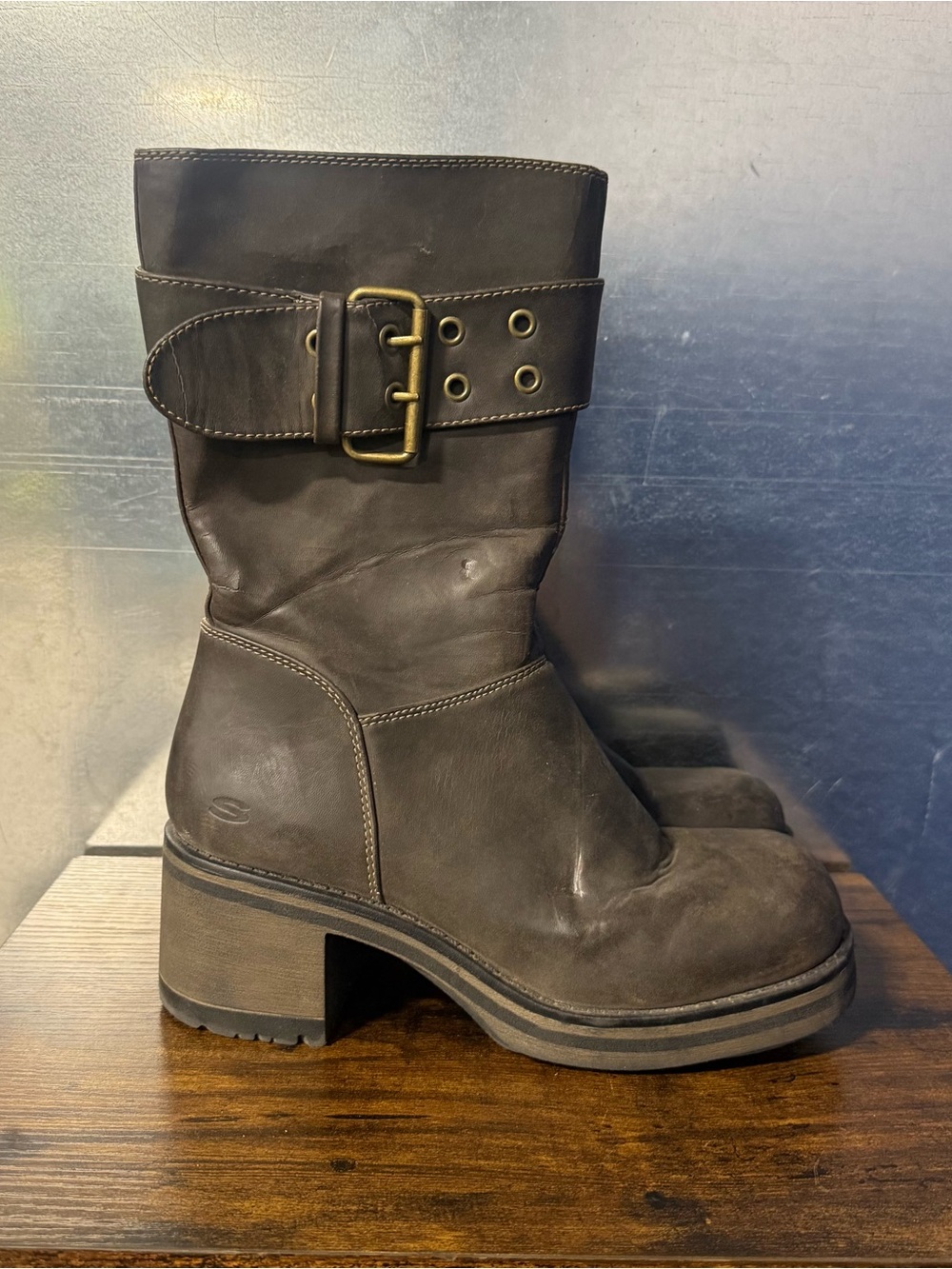 Sketchers something Mid-Calf Buckle Leather Boots - Brown Sz 8.5 chunky Y2K 2000